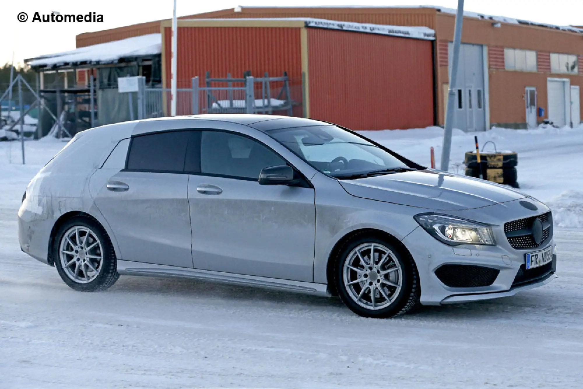 Mercedes CLA Shooting Brake 2015 - Foto spia 06-12-2013 - 3