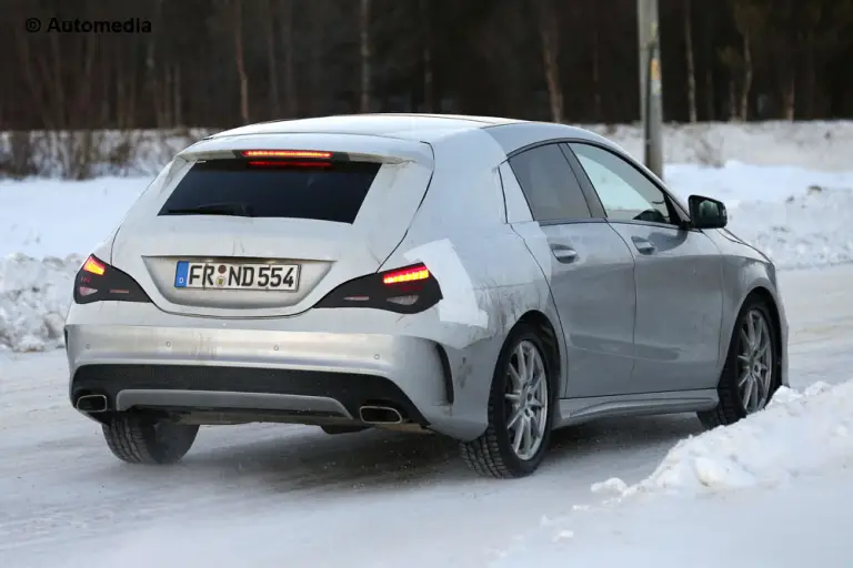 Mercedes CLA Shooting Brake 2015 - Foto spia 06-12-2013 - 5