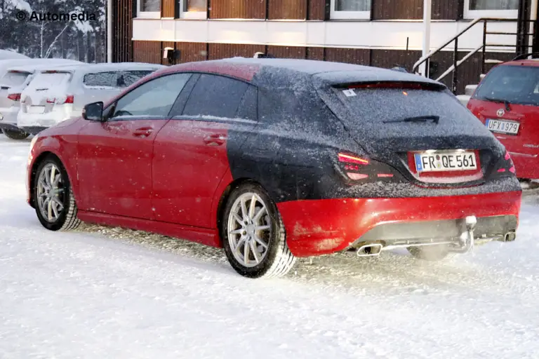 Mercedes CLA Shooting Brake 2015 - Foto spia 24-01-2014 - 6