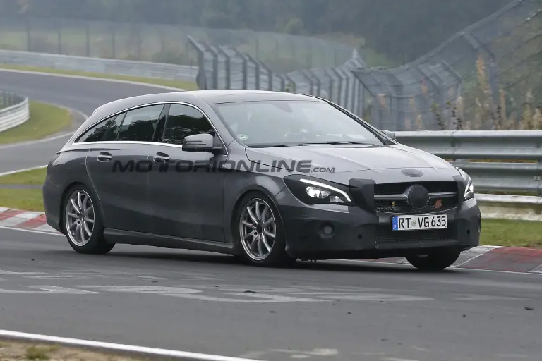 Mercedes CLA Shooting Brake 2016 - Foto spia 15-10-2015 - 3