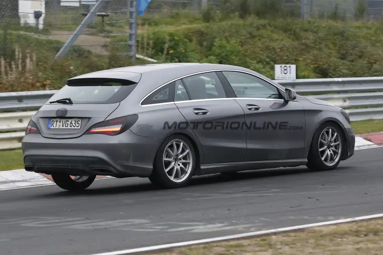 Mercedes CLA Shooting Brake 2016 - Foto spia 15-10-2015 - 5