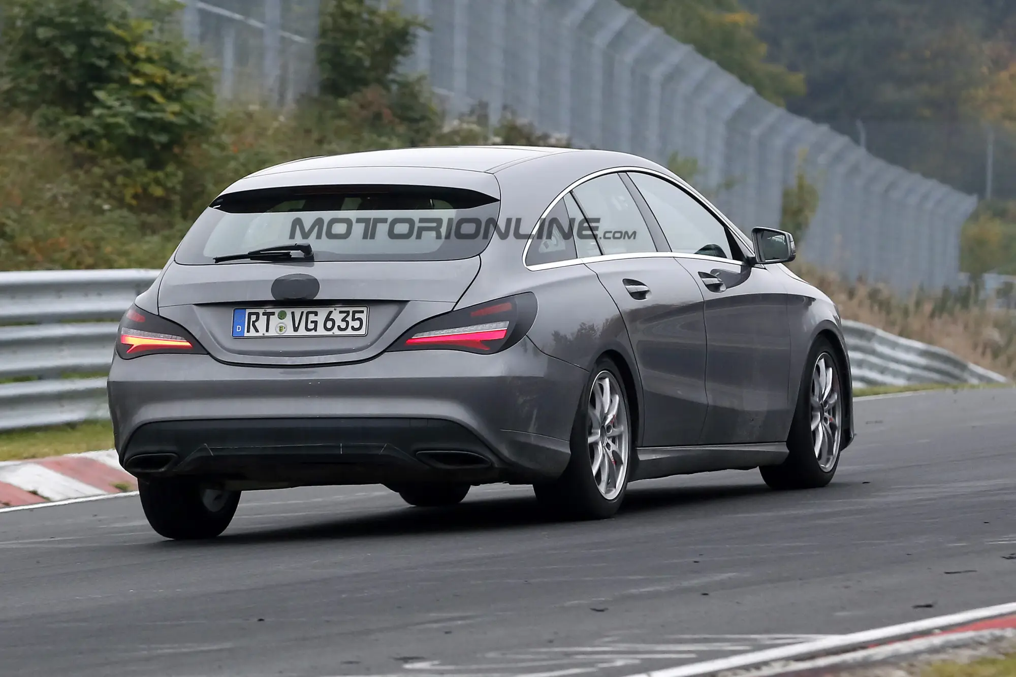 Mercedes CLA Shooting Brake 2016 - Foto spia 15-10-2015 - 6