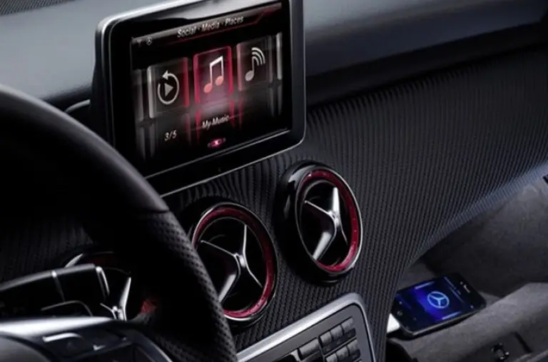 Mercedes Classe A 2012 abitacolo - 2
