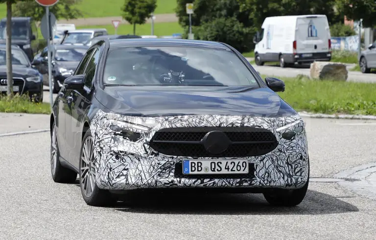 Mercedes Classe A 2023 - Foto spia 10-08-2021 - 2