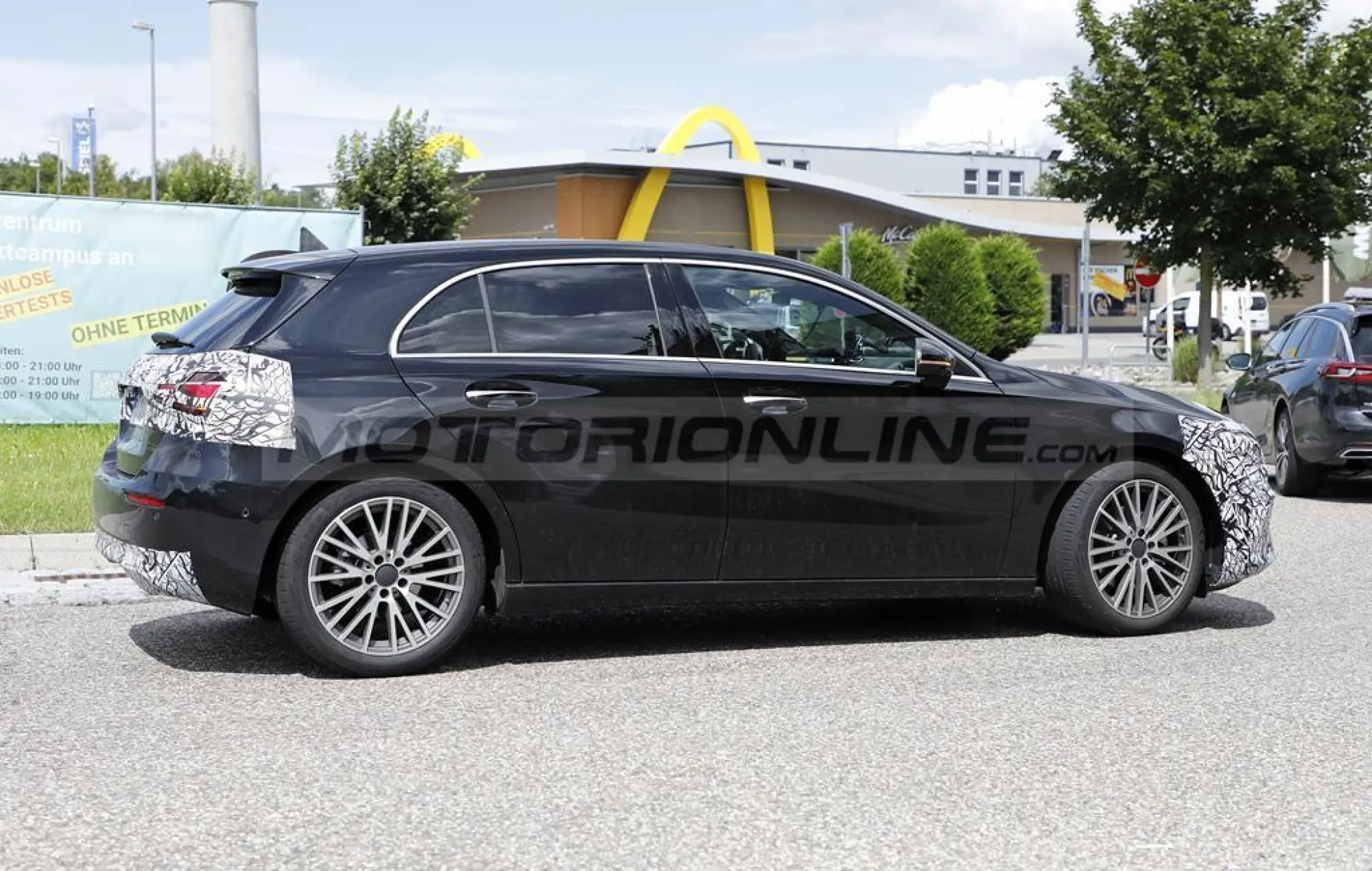 Mercedes Classe A 2023 - Foto spia 10-08-2021 - 5