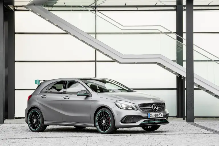 Mercedes Classe A e A45 AMG MY 2016 - 22