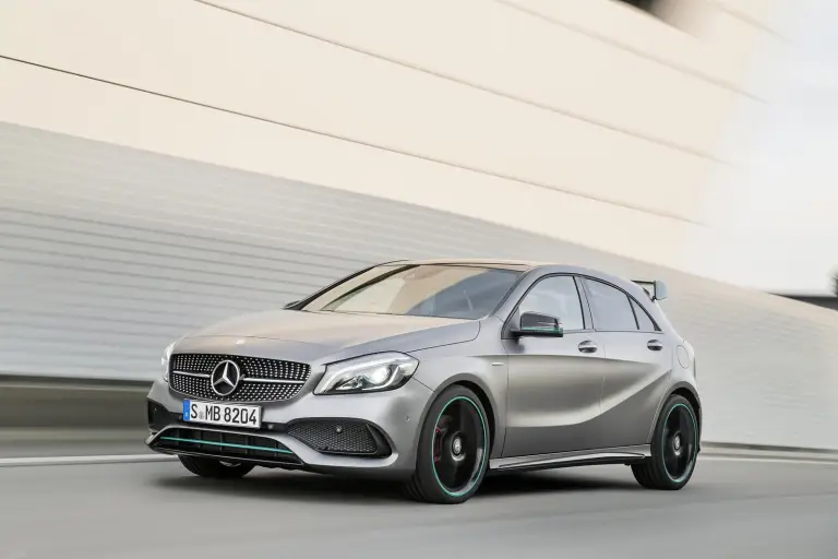 Mercedes Classe A e A45 AMG MY 2016 - 15