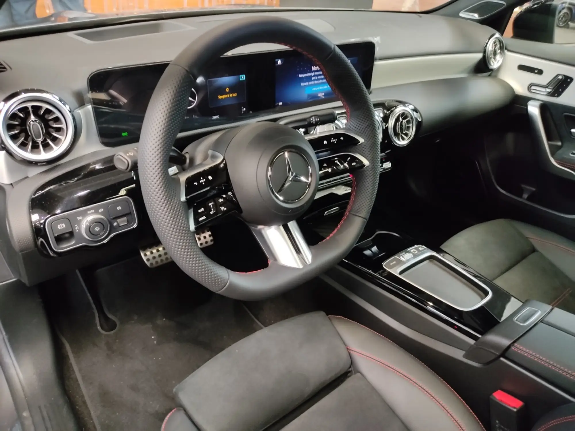 Mercedes Classe A e B 2023 - Foto live Milano - 44