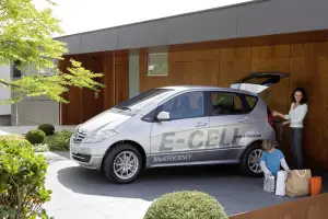 Mercedes Classe A E-CELL al Salone di Parigi 2010 - 17