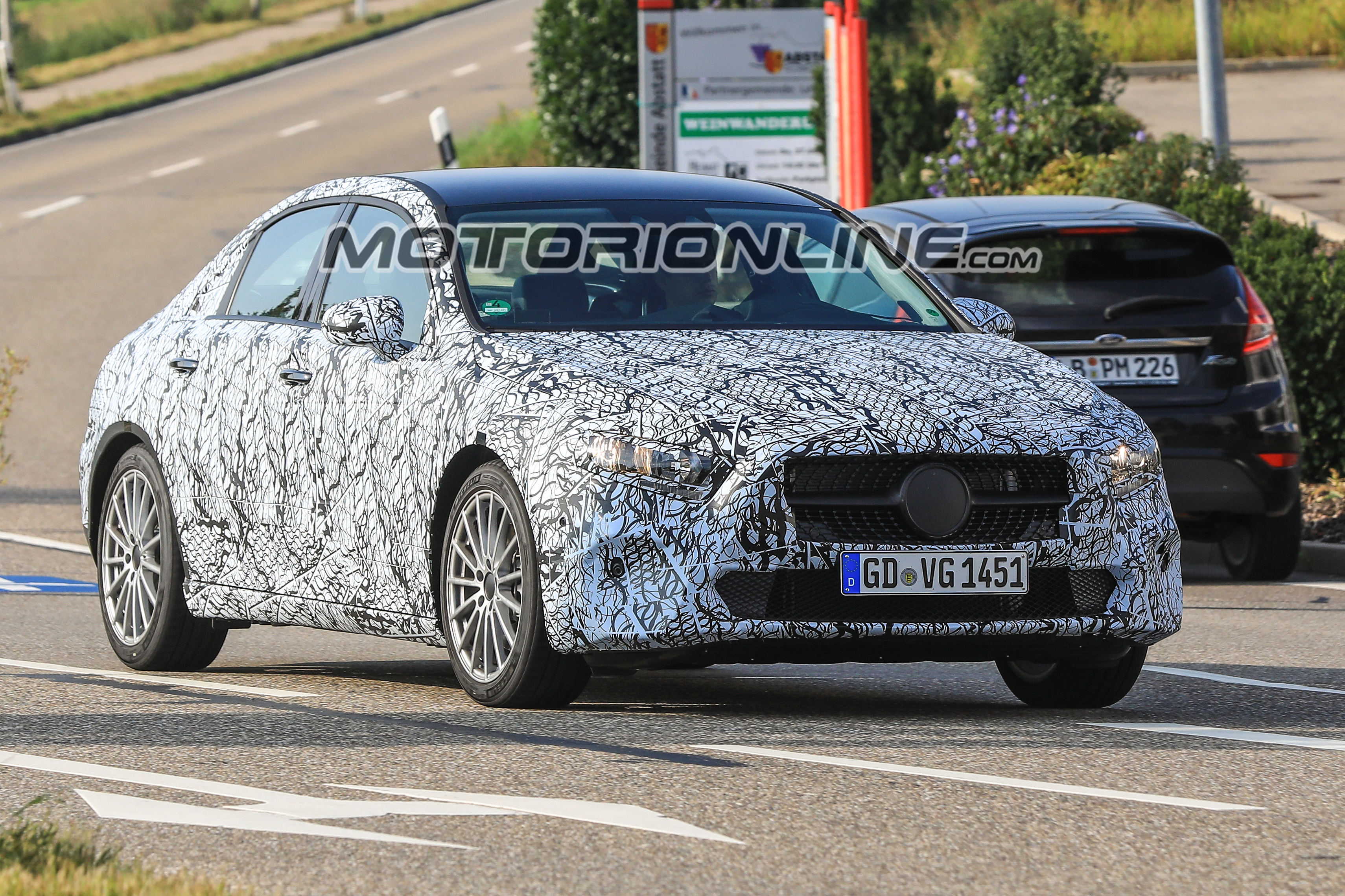Mercedes Classe A Sedan - Foto spia 31-08-2017