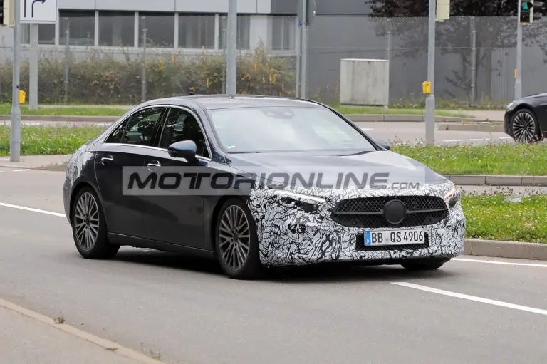 Mercedes Classe A Sedan - Foto spia 8-10-2021 - 2