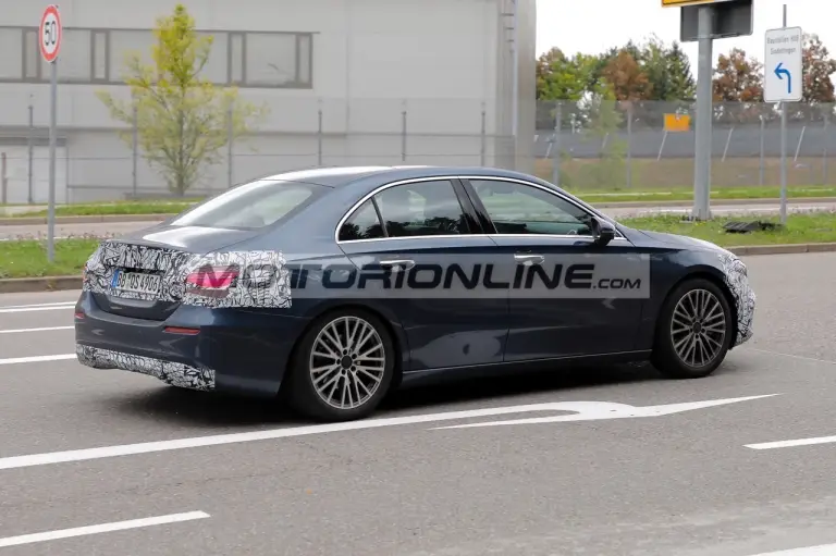 Mercedes Classe A Sedan - Foto spia 8-10-2021 - 7
