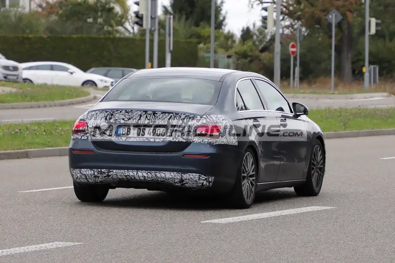 Mercedes Classe A Sedan - Foto spia 8-10-2021 - 11