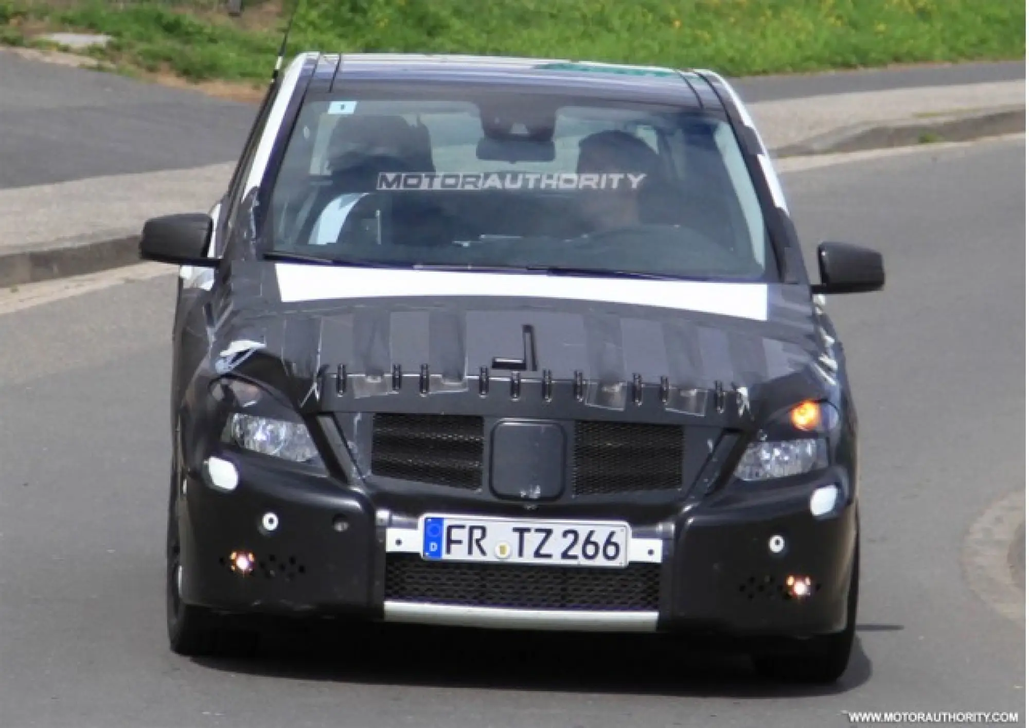Mercedes Classe B 2012 - Foto spia 29-06-2011 - 5