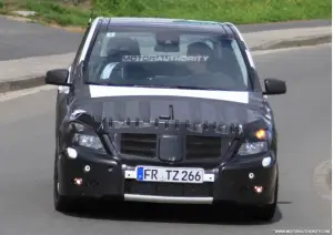 Mercedes Classe B 2012 - Foto spia 29-06-2011 - 5