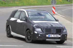 Mercedes Classe B 2012 - Foto spia 29-06-2011 - 6