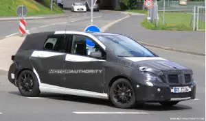 Mercedes Classe B 2012 - Foto spia 29-06-2011 - 7