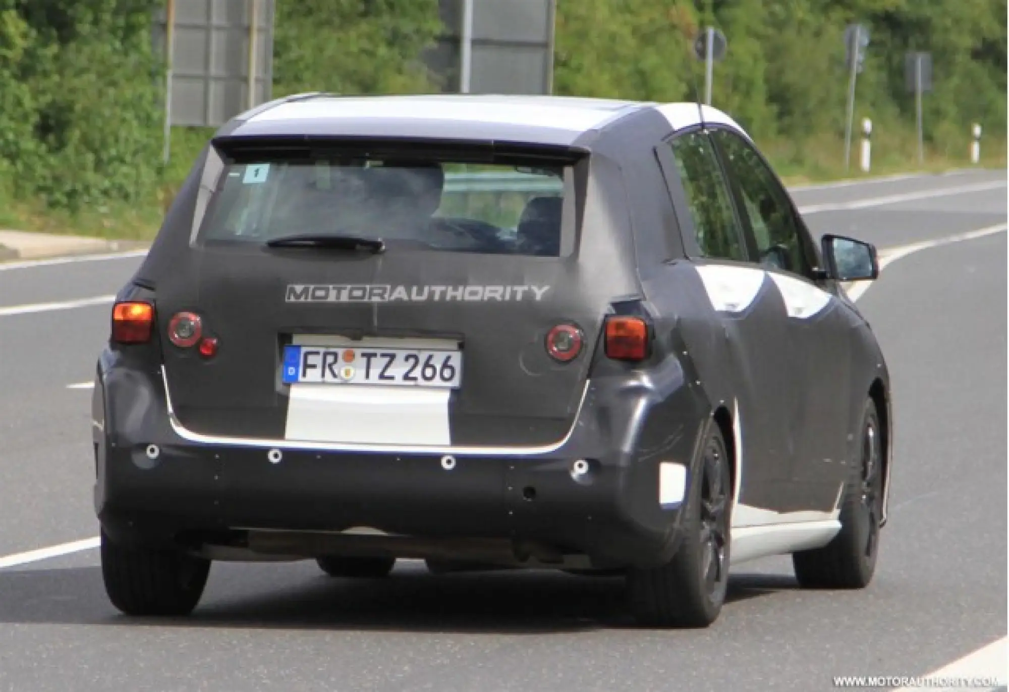 Mercedes Classe B 2012 - Foto spia 29-06-2011 - 10