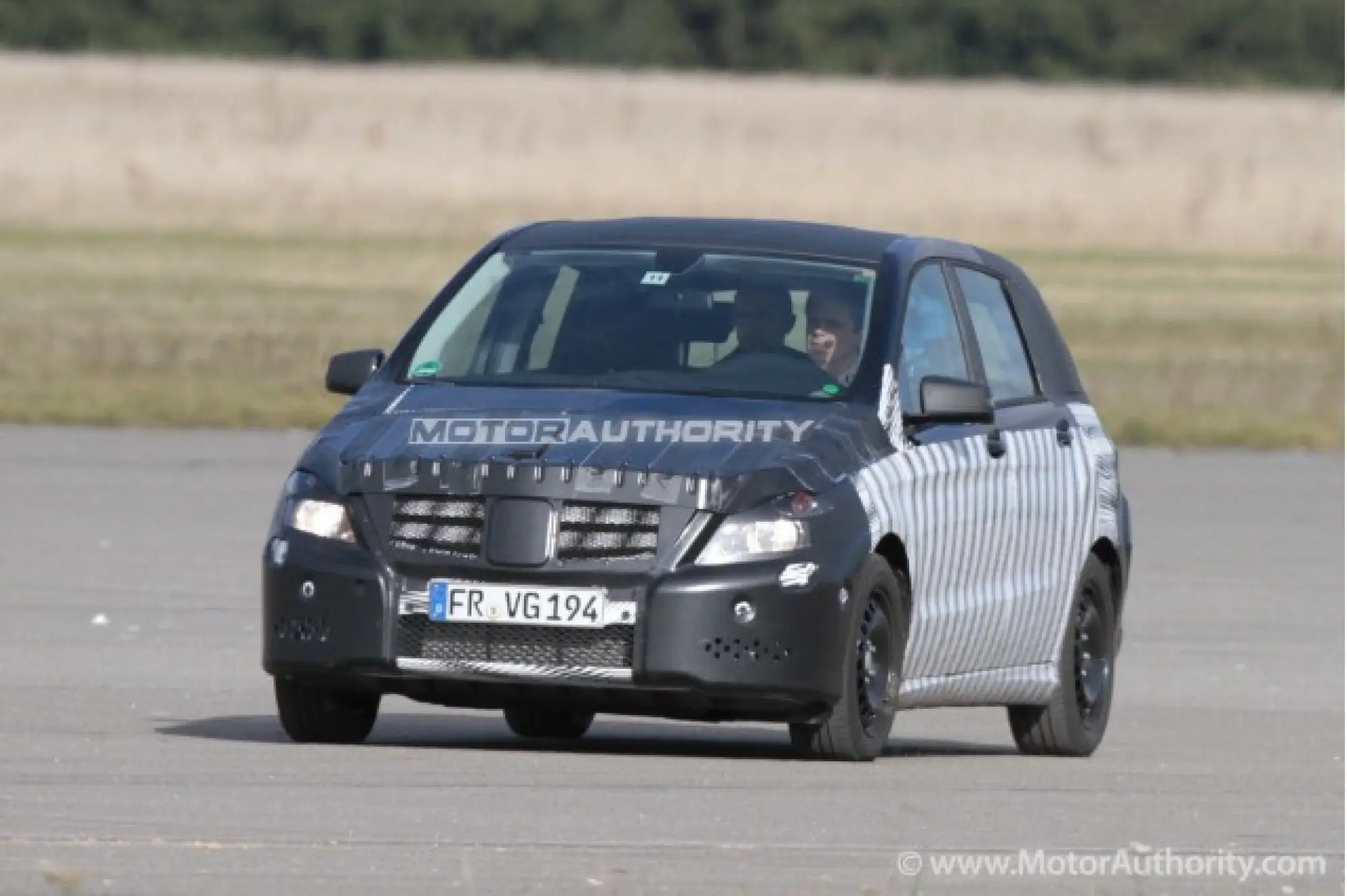 Mercedes Classe B 2012 - Foto spia 29-06-2011 - 11
