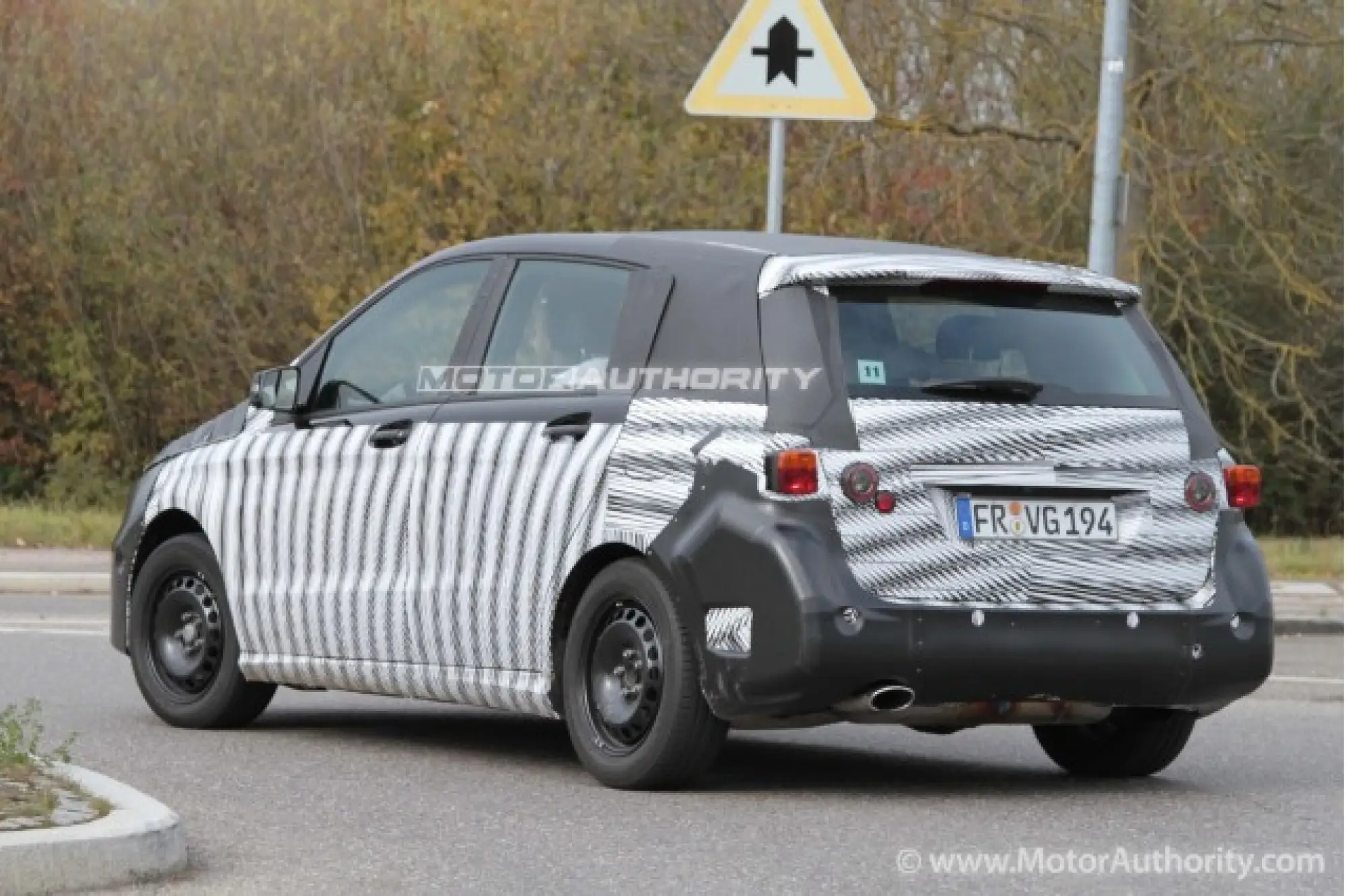 Mercedes Classe B 2012 - Foto spia 29-06-2011 - 13