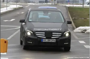 Mercedes Classe B 2012 - Foto spia 29-06-2011 - 19