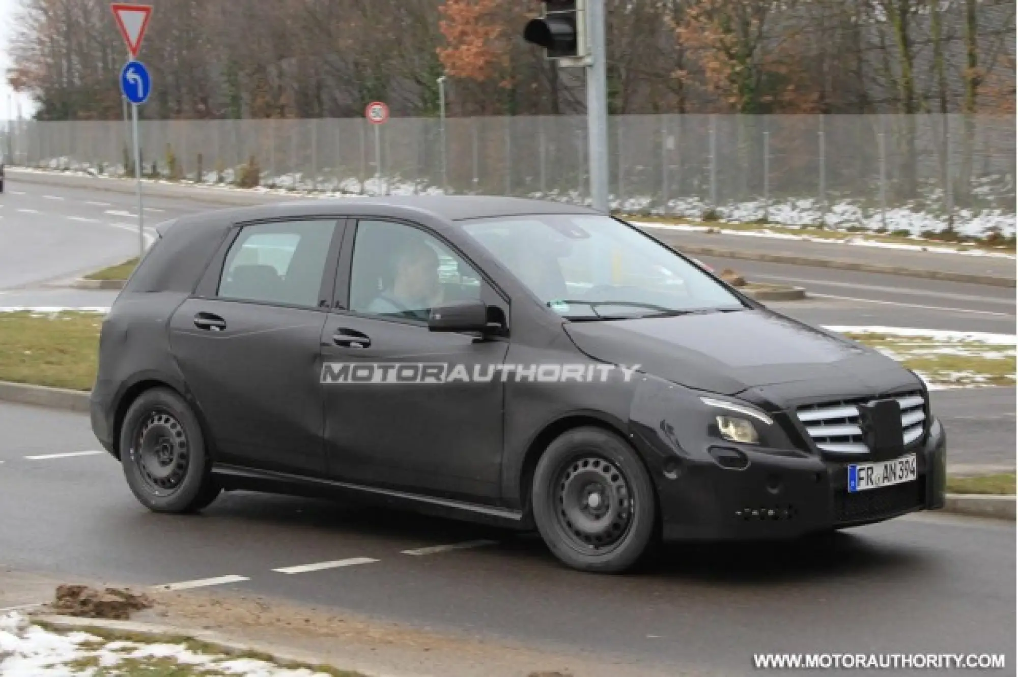 Mercedes Classe B 2012 - Foto spia 29-06-2011 - 22