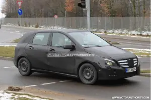Mercedes Classe B 2012 - Foto spia 29-06-2011 - 22
