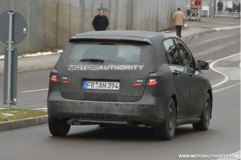 Mercedes Classe B 2012 - Foto spia 29-06-2011 - 25
