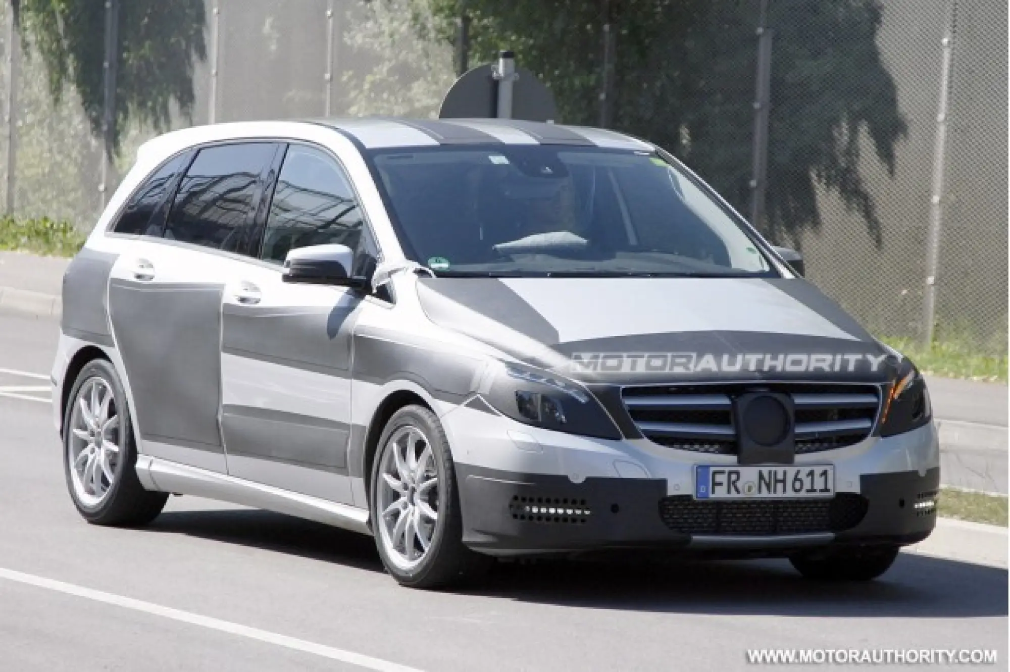 Mercedes Classe B 2012 - Foto spia 29-06-2011 - 26