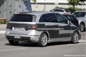 Mercedes Classe B 2012 - Foto spia 29-06-2011 - 30