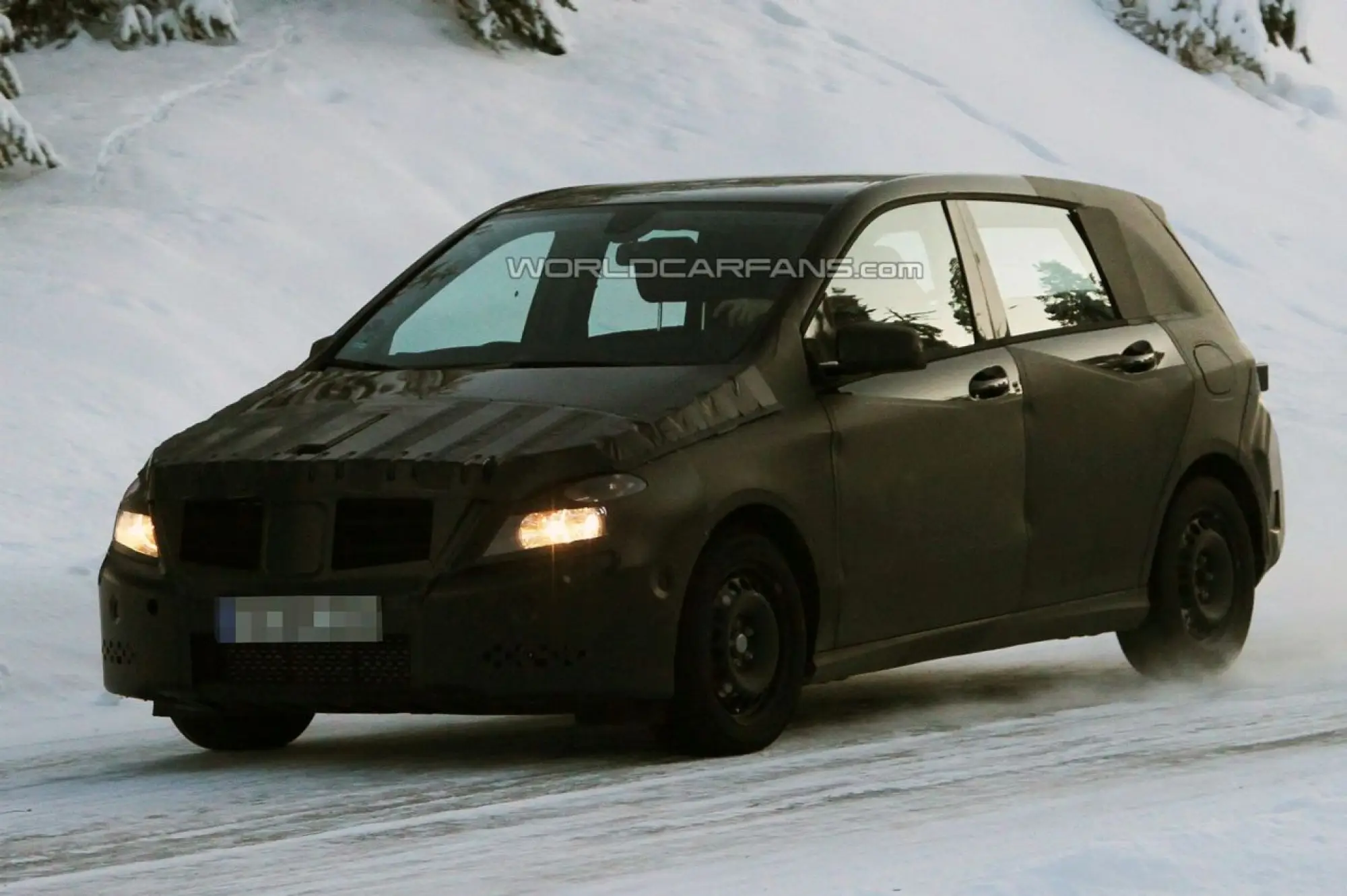 Mercedes Classe B 2012 nella neve - 1