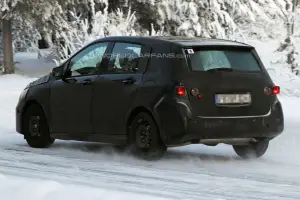 Mercedes Classe B 2012 nella neve