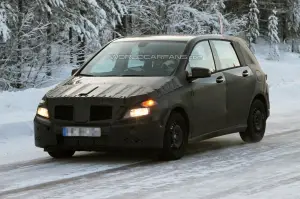 Mercedes Classe B 2012 nella neve