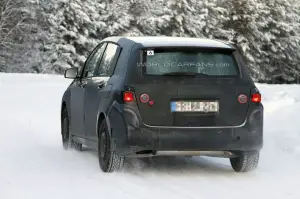 Mercedes Classe B 2012 nella neve