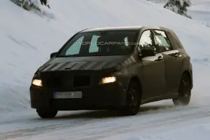 Mercedes Classe B 2012 nella neve - 7