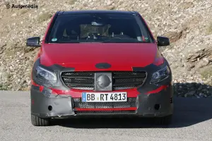Mercedes Classe B 2015 - Foto spia 01-08-2014