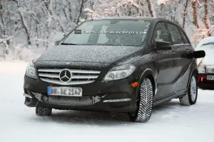 Mercedes Classe B Electric Drive foto spia