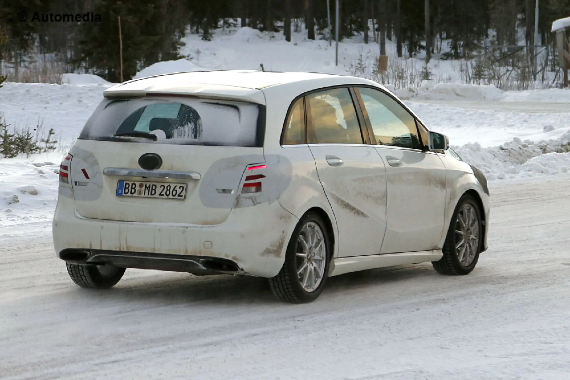 Mercedes Classe B Facelift - Foto spia 12-12-2013 - 5