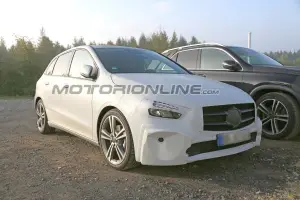 Mercedes Classe B foto spia 6 settembre 2018