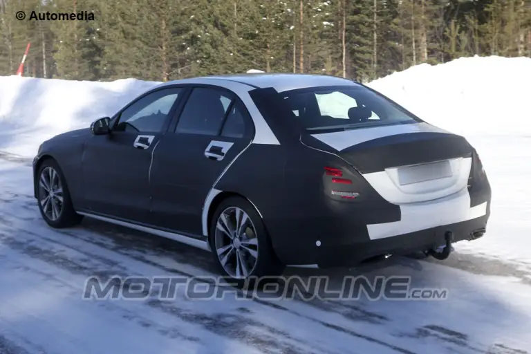 Mercedes Classe C 2014 - Foto spia 12-03-2013 - 4