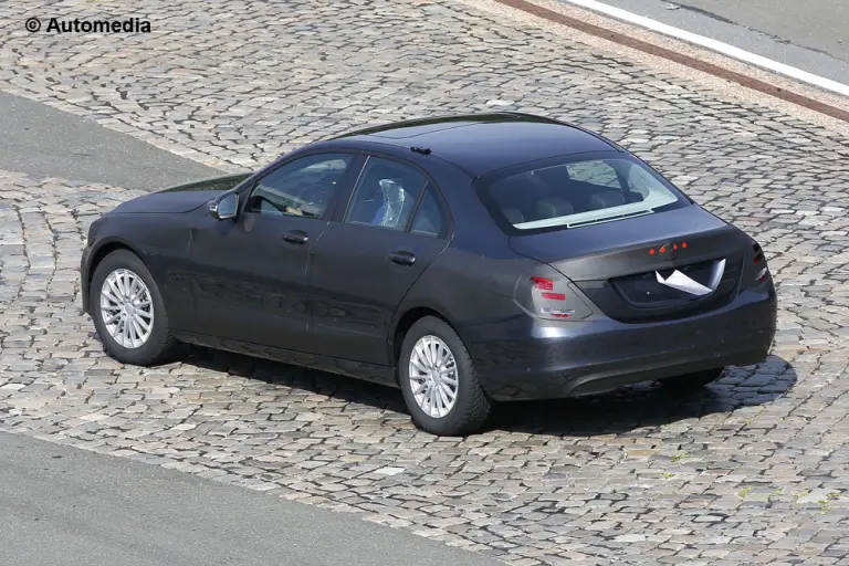 Mercedes Classe C 2014 - Foto spia 27-08-2013 - 5