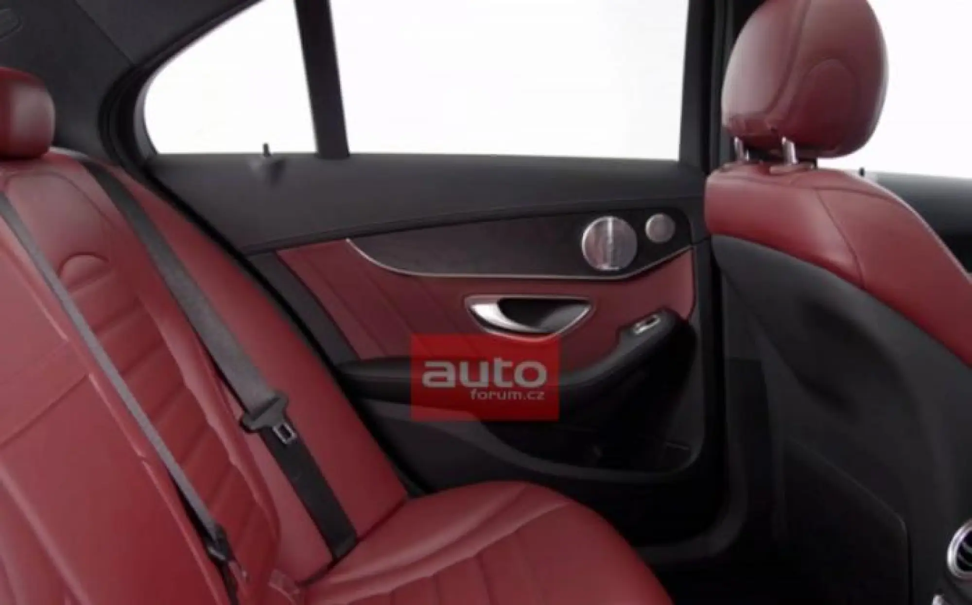 Mercedes Classe C 2015 immagini sfuggite - 2