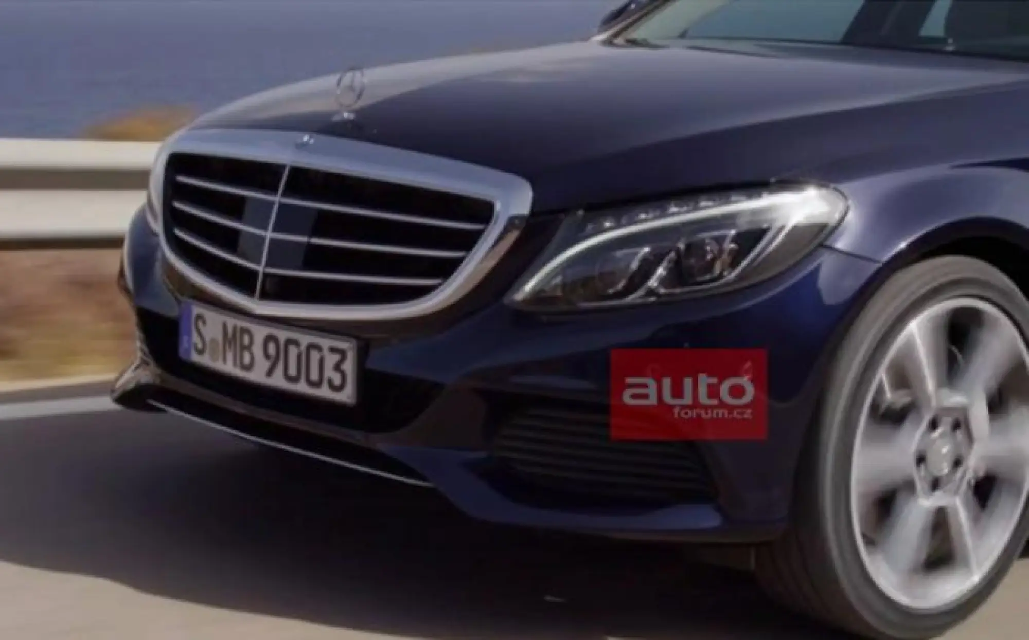 Mercedes Classe C 2015 immagini sfuggite - 14