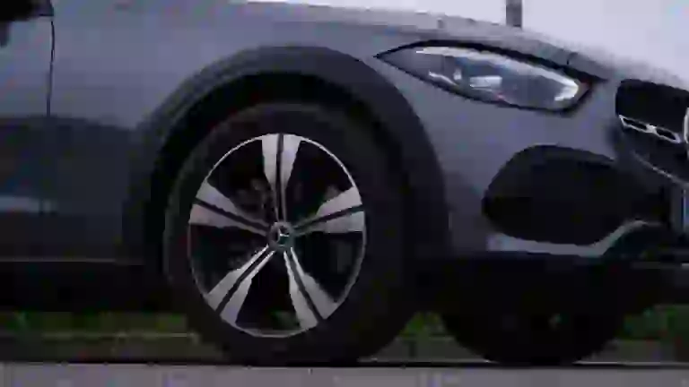 Mercedes Classe C All Terrain 2022: Come Va - 13