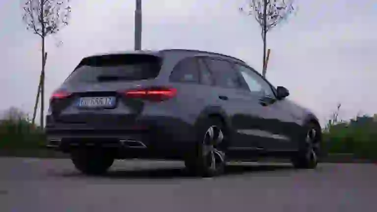 Mercedes Classe C All Terrain 2022: Come Va - 11