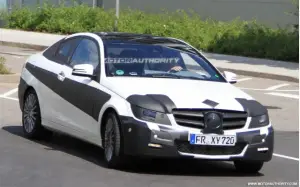 Mercedes Classe C coupé 2012 - Foto spia 25-08-2010