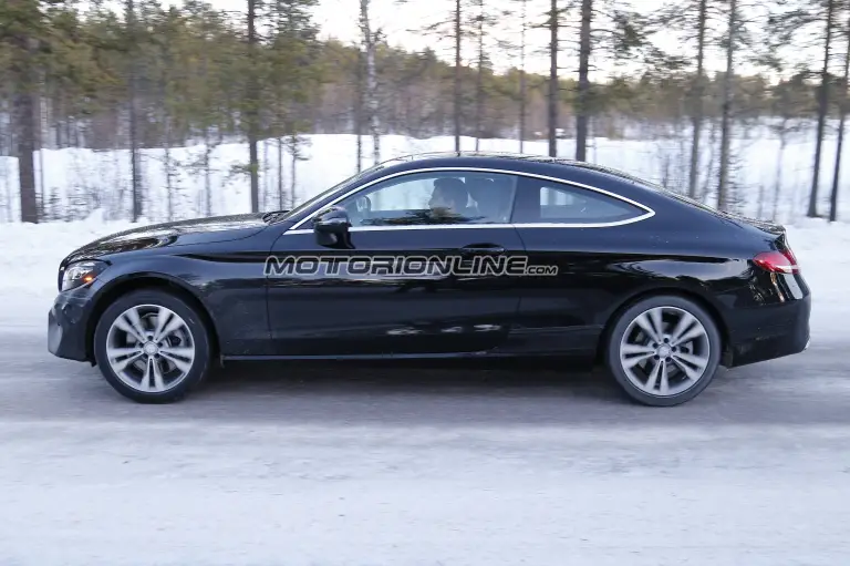 Mercedes Classe C Coupè facelift foto spia 20 gennaio 2017 - 3