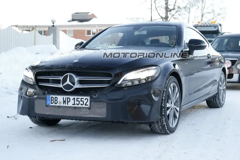 Mercedes Classe C Coupè facelift foto spia 20 gennaio 2017 - 6