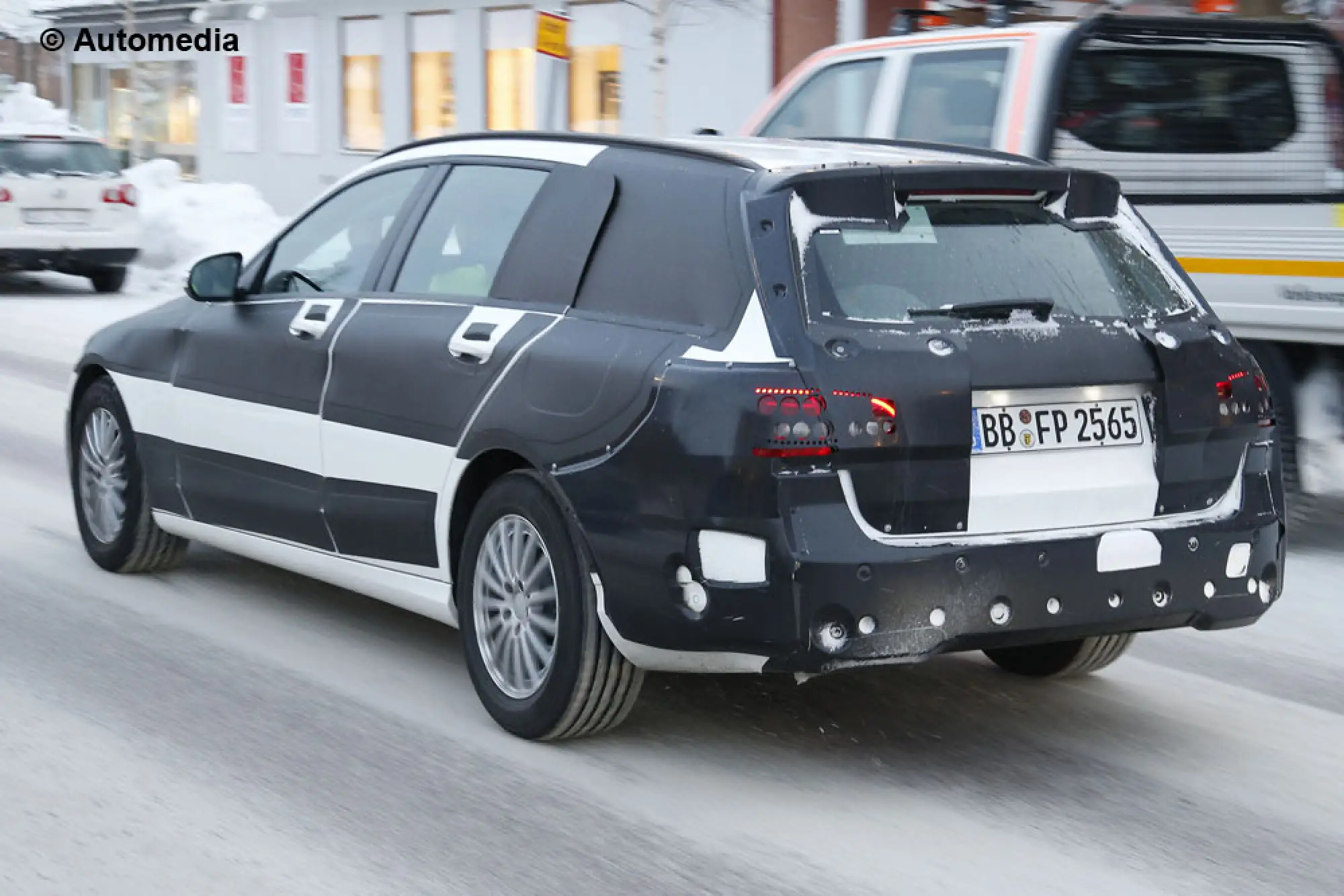 Mercedes Classe C Estate - Foto spia 03-02-2014 - 7