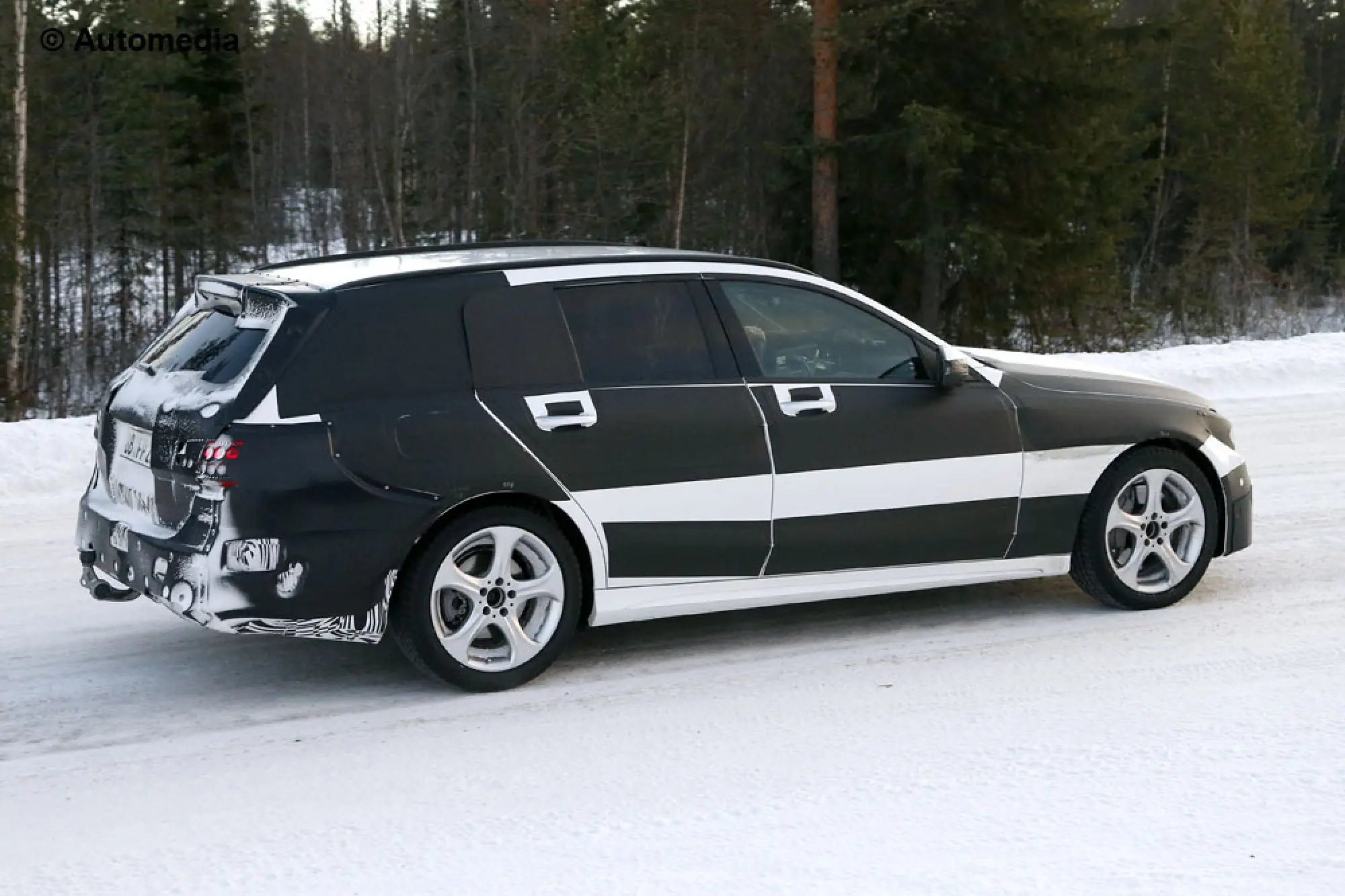 Mercedes Classe C Estate - Foto spia 09-12-2013 - 4
